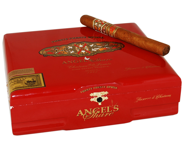 Коробка Arturo Fuente Opus X Angels Share Reserva D Chateau на 32 сигары
