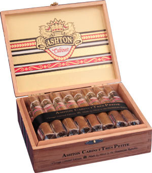 Коробка Ashton Cabinet Selection Tres Petite на 25 сигар