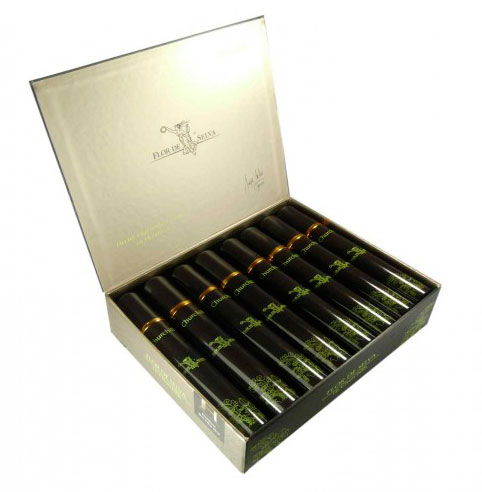 Коробка Flor de Selva Churchill Tubos на 16 сигар