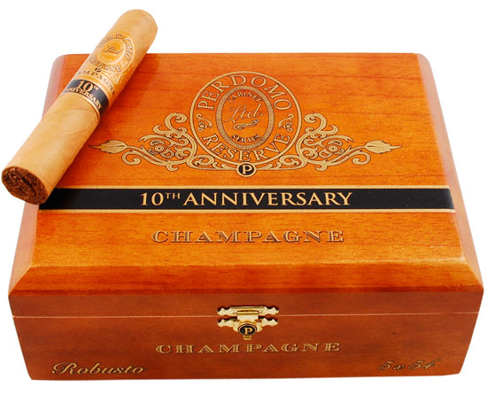 Perdomo Reserve 10th Anniversary Champagne Robusto на 25 сигар