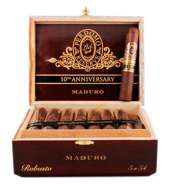 Коробка Perdomo Reserve 10th Anniversary Maduro Robusto на 25 сигар