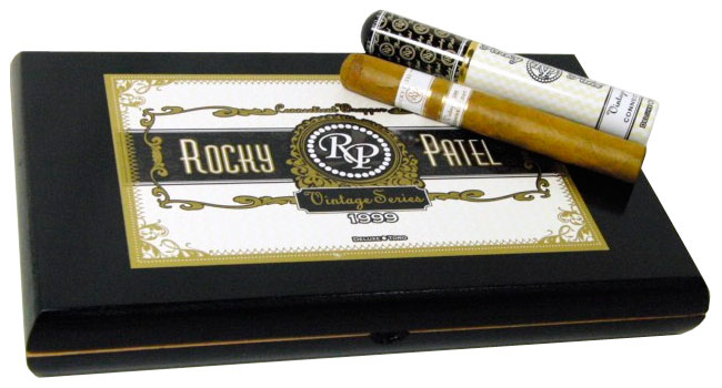 Коробка Rocky Patel Vintage 1999 Deluxe Toro Tubos на 10 сигар