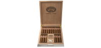 Коробка Hoyo de Monterrey Petit Belicosos 2017 на 15 сигар