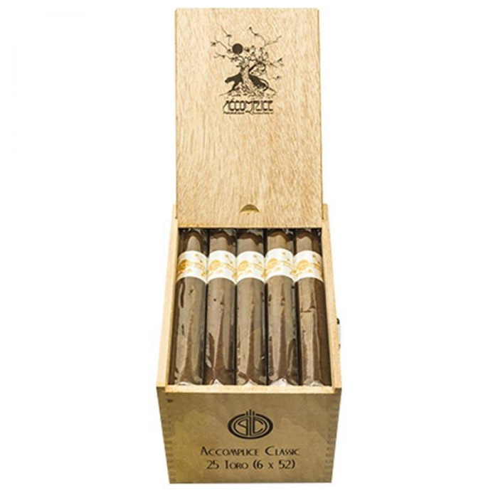 Коробка Principle Accomplice Classic White Band Toro на 25 сигар
