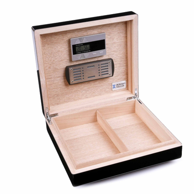 Хьюмидор Howard Miller на 30 сигар, Черный лак 810-018