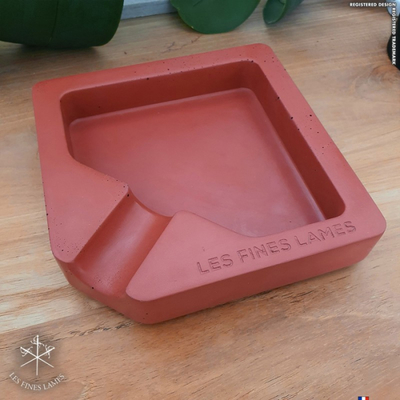 Пепельница Le Petit MONAD - Red Concrete Ashtray (Красная)