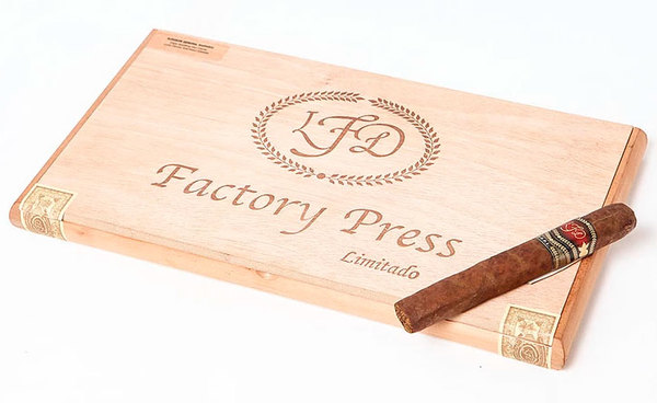 Подарочный набор Подарочный набор сигар La Flor Dominicana Factory Press Limitado
