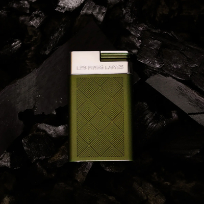 Зажигалка Les Fines Lames LE FEU SVELT - OD Green Leaves, LF4503003
